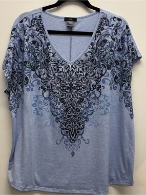 4 for $25 ❤️ Leebe Blue Scroll Print V-Neck Top | Size 2X ❤️
